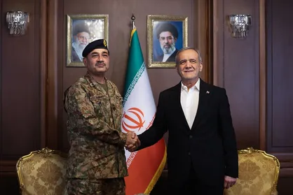 پزشکیان: ایران به دنبال صلح، ثبات و روابط برادرانه در منطقه است / عاصم منیر: با تداوم تلاش&zwnj;های دیپلماتیک، می&zwnj;توان به&zwnj;زودی به توافق و پایان جنگ دست یافت
