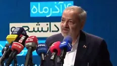امروز شاهد فشار جامعه جهانی برای تحریم کامل ایران هستیم تا از نظر اقتصادی جامعه ما را از پای درآورد، اما مردم و جامعه دانشجویی محکم و مقاوم ایستاده‌اند