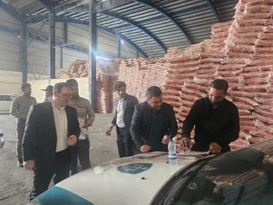 کشف احتکار بیش از دو هزار تن برنج وارداتی در نزدیکی بندر شهیدرجایی بندرعباس