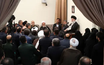 رهبر معظم انقلاب: در کار&zwnj;های فرهنگی و هنری، میزان تاثیرگذاری بر جوانان مهم است+فیلم