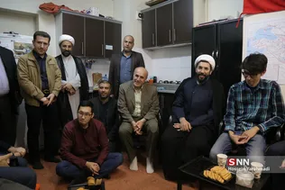 دیدار حجت‌الاسلام رستمی با دانشجویان مسیحی کوی دانشگاه تهران