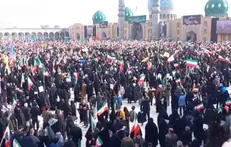 حضور گسترده مردم انقلابی قم در مراسم بیعت با آیت الله سید مجتبی خامنه‌ای در مسجد مقدس جمکران