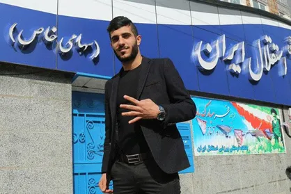 برزای با استقلال دو ساله و نیمه توافق کرد