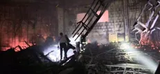 ساختمان آمفی تئاتر دانشگاه پیام‌نور اوز در آتش سوخت/ هیچ فردی مصدوم نشده است