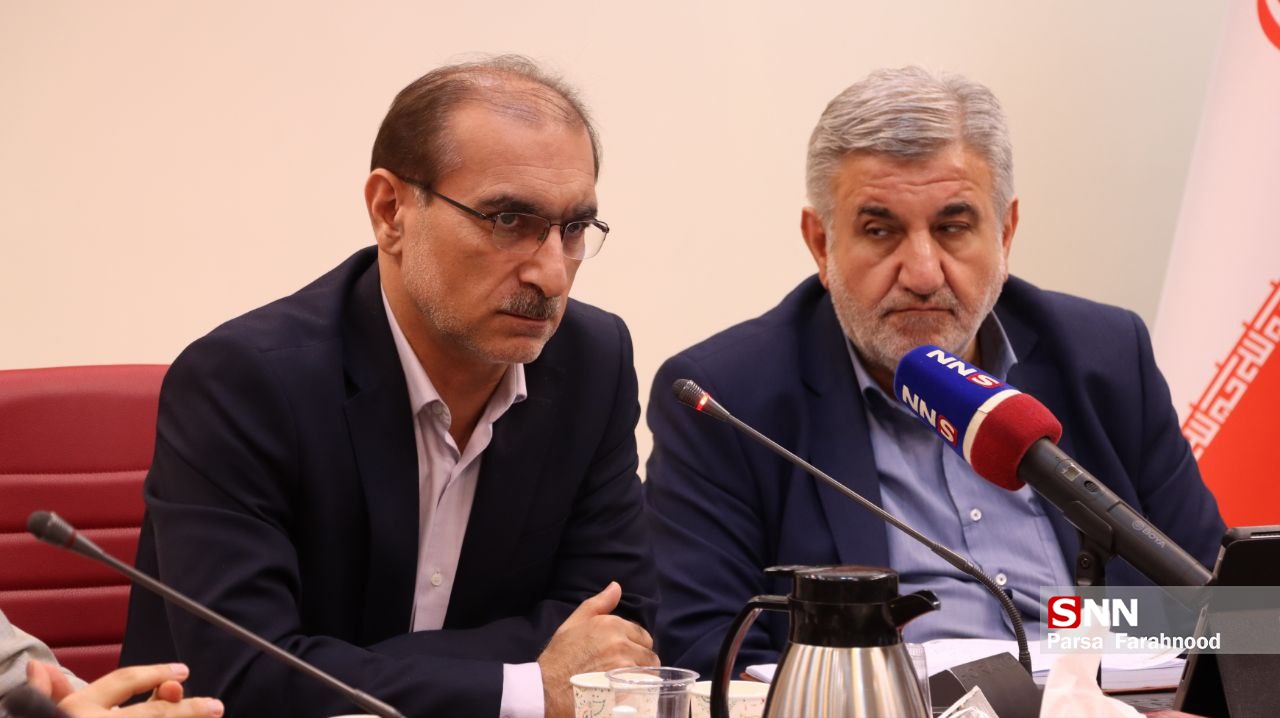 اساتید دانشگاه‌ها همواره دغدغه حل مسائل کشور و ملت را سرلوحه کار خود قرار داده اند.