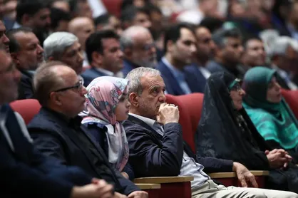 تاخیر یک روزه دیدار مردمی رئیس جمهور با کرمانشاهیان