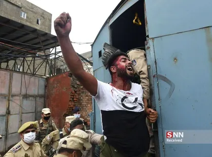 برخورد خشن پلیس کشمیر با عزاداران حسینی
