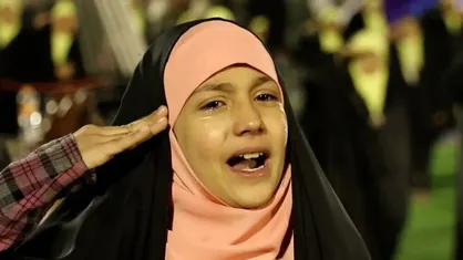 اجرای نسخه لبنانی &laquo;سلام فرمانده&raquo; در استادیوم شهر &laquo;صور&raquo; لبنان + فیلم