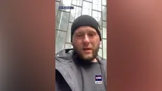 لحظه انفجار یک موشک در کنار یک بلاگر اوکراینی درست در زمانی که وی از خودش در حال فیلم گرفتن بود