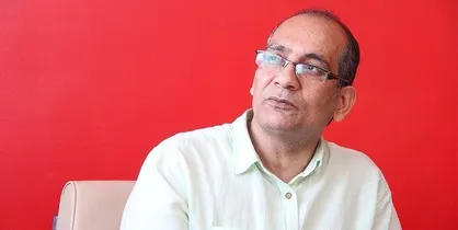 عنوان اثر چیزی است که اول خوانده می&zwnj;شود و در آخر نوشته می&zwnj;شود
