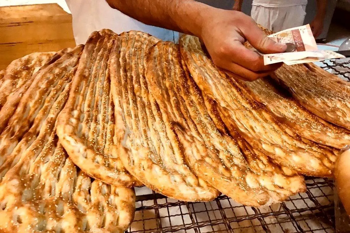 تشکیل پرونده برای ۶ واحد صنفی متخلف در چیتاب/ سهمیه آرد ۳ نانوایی کاهش یافت