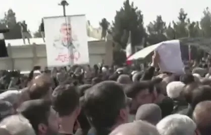 فرماندهان موشکی در آغوش ملت/ فریاد مرگ بر آمریکا و مرگ بر اسرائیل در بهشت زهرا طنین انداز شد