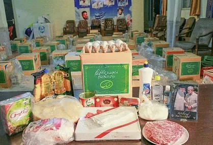 دانشجویان بسیجی بروجرد اقدام به توزیع بسته&zwnj;های معیشتی در بین خانواده&zwnj;های نیازمند کردند