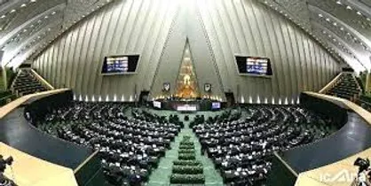 سلفی گرفتن حقارت بار تعدای از نمایندگان با موگرینی محکوم است/ بدون فوت وقت از مردم عذرخواهی کنید