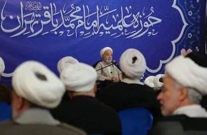 استاد قرائتی: ۸ سال جوانی من سوخت / قرآن اول می&zwnj;گوید خنده بعد گریه