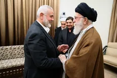 اقامه نماز رهبر انقلاب بر پیکر شهید اسماعیل هنیه