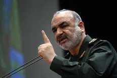 دشمن را در گام اول انقلاب متوقف کردیم؛ گام دوم نوبت تعقیب آنان است/ پیروزی حتمی است