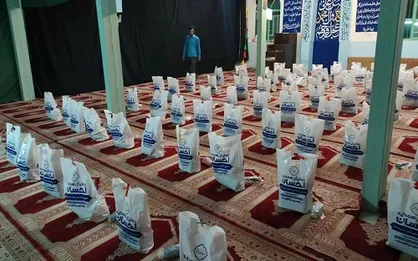 جهادگران دانشگاه آزاد خرم&zwnj;آباد به توزیع بسته&zwnj;های غذایی و بهداشتی بین نیازمندان پرداختند
