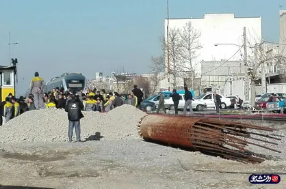 کارگران تراورس در اعتراض به عدم پرداخت حقوق خود تجمع کردند