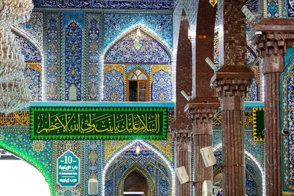گل&zwnj;آرایی حرم امام حسین (ع) در آستانه شب میلاد حضرت زینب (س) + فیلم و عکس