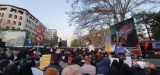 ورود سیل جمعیت انقلابی به دانشگاه تهران + فیلم