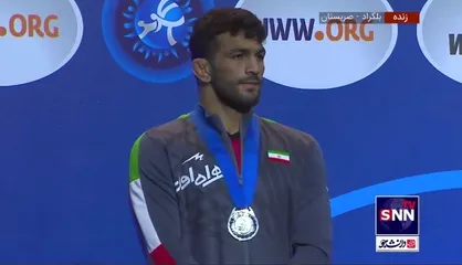 حسن یزدانی با حضور روی سکوی اهدای جوایز مدال نقره جهانی را به گردن انداخت