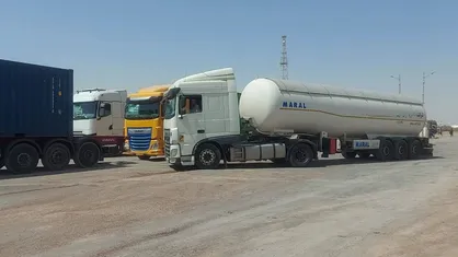توقف ۶۵۰ دستگاه کامیون ایرانی حامل سوخت در گمرک اسلام&zwnj;قلعه افغانستان