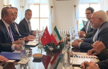 ظریف با وزیر امور خارجه ترکیه دیدار و گفتگو کرد