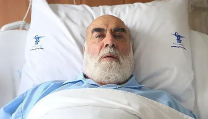 حجت الاسلام محمدی گلپایگانی به علت عارضه قلبی در بیمارستان بستری شد