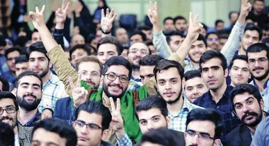 کاشت بذر امید در دل جوانان این مرز و بوم و القای حس ارزشمندی به آنها وظیفه همگانی و نیازمند تلاش شبانه‌روزی است