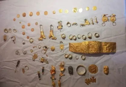 کشف ۷۸ قطعه آثار تاریخی در شهرستان نهاوند