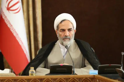 افراد فاقد شایستگی باید جای خود را به افراد کارآمد بدهند / دولت تعارف ندارد