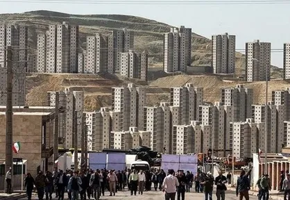 اعتراض ساکنان مسکن مهر پردیس به وضع نامناسب حمل&zwnj; و نقل عمومی/ مردم: بین شهرداری و شرکت عمران پاسکاری می&zwnj;شویم