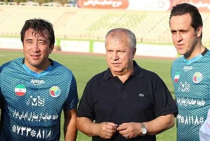 خداداد عزیزی: چه کسی بهتر از علی کریمی برای فدراسیون فوتبال؟/ چون فوتبال فساد دارد من نمی&zwnj;آیم!/ سرخابی&zwnj;ها خصوصی نمی&zwnj;شوند