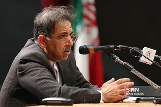 عباس آخوندی در نشست نقد عملکرد دولت دوازدهم در دانشگاه شریف