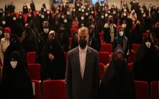 به حضور زنان در وزارت امور خارجه مفتخریم