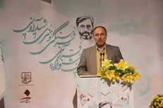 دانشجویان شاهد و ایثارگر با تأسی به شهید آوینی روایتگری صادق در جریانات مختلف جامعه باشند