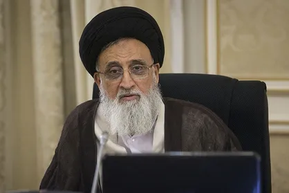 امام جمعه موقت یزد: نباید با طرح نگرانی از جنگ آینده&zwnj;ای تاریک برای مردم ترسیم کرد / وحدت و انسجام ضرورت امروز جهان اسلام است