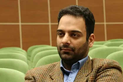 عرفان&zwnj;&lrm;پور: آثار سیار فاصله زیادی با جوّ عمومی ترانه سرایی کشور دارد + فیلم