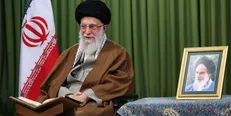 رهبر معظم انقلاب: مشکل ما این است که زندگی را با قواعد قرآن تطبیق نمی‌کنیم