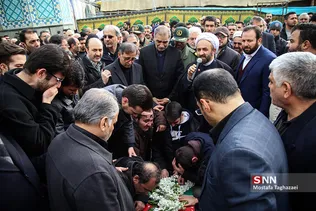 تشییع پیکر ۳ تن از شهیدان سانحه هوایی