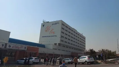 درخواست بهنام ابوالقاسم پور از مردم: تجمع نکنید، اجازه بدهید کادر پزشکی در آرامش کار کند+عکس