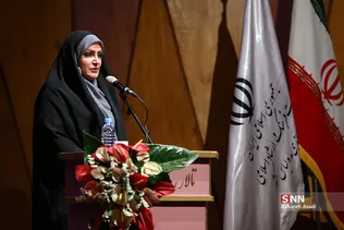 اعطای درجه یک هنری طراحی پارچه و لباس