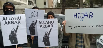 دانشجویان دانشگاه تهران در مقابل سفارت هند تجمع کردند