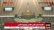 تشویق دبیر توسط نمایندگان در صحن علنی مجلس
