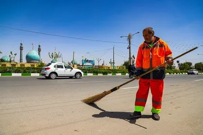 جمع&zwnj;آوری روزانه ۷۰۰ تن زباله از معابر شهر قم