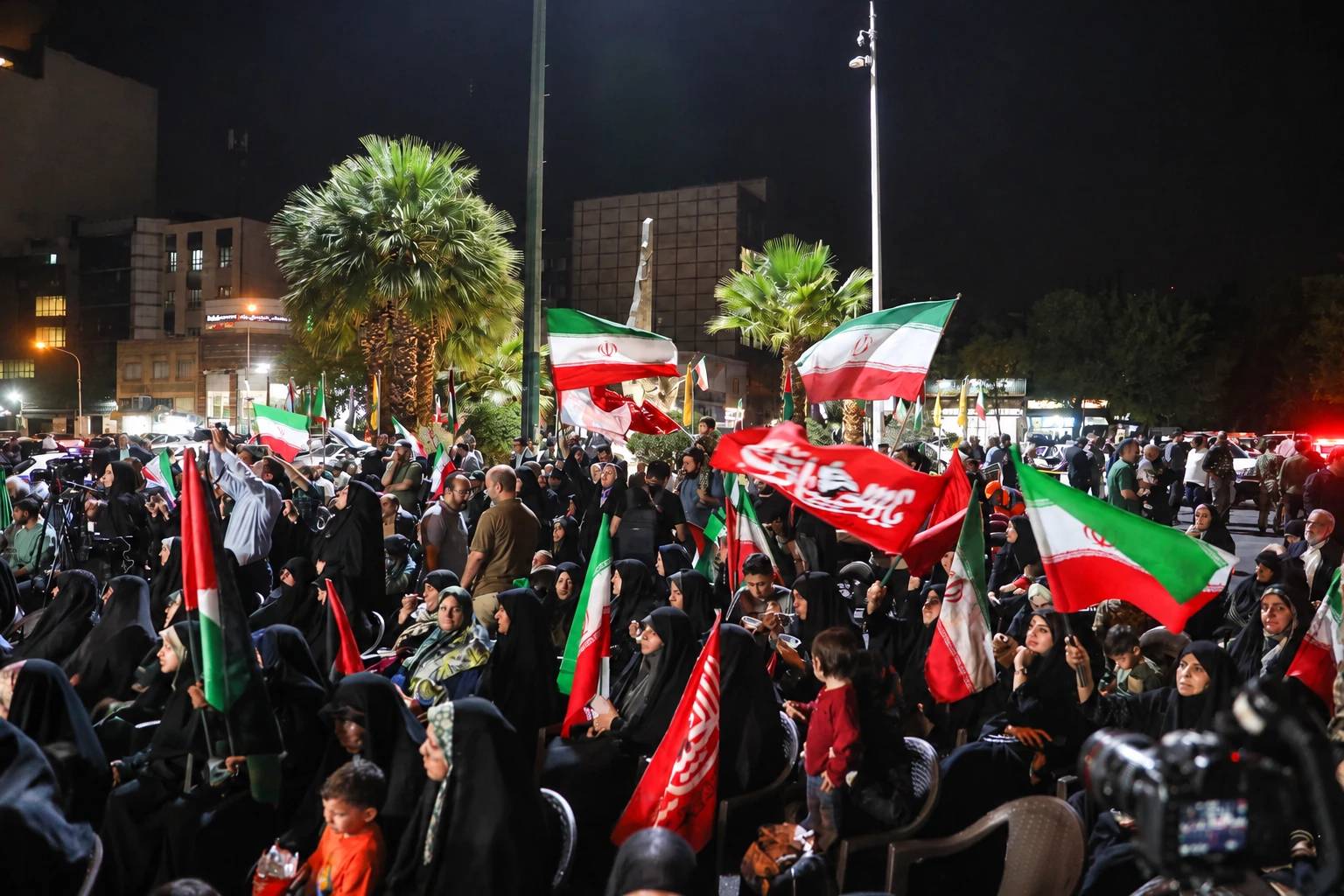 رونمایی از سردیس شهید حاج رمضان در میدان فلسطین تهران رونمایی از سردیس شهید حاج رمضان در میدان فلسطین تهران