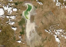 دریاچه ارومیه؛ در انتظار تدبیر برای احیا / «چشم گربه ایران» در معرض خشکی کامل قرار دارد