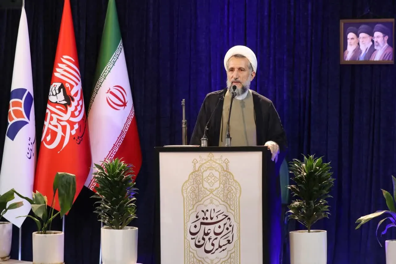 تأکید امام جمعه قزوین در خطبه های دو هفته پیاپی نماز جمعه بر تعیین تکلیف آموزش‌وپرورش استان