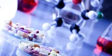 راهکار‌هایی برای پیشگیری از بحران دارو/ نظام اقتصادی صنعت دارو شفاف شود